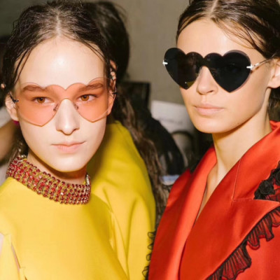 Gucci 2019 Womens Heart Style Metal Frame Sunglasses - 구찌 여성 하트 스타일 레트로 메탈 프레임 선글라스 Guc01040x.Size(145 - 140).5컬러