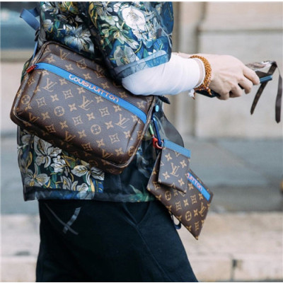 [추천템]Louis Vuitton 2021 Men's Leather Messanger Bag,25cm,M43843,LOUB2424 - 루이비통 2021 남성용 레더 메신저백,25cm,브라운