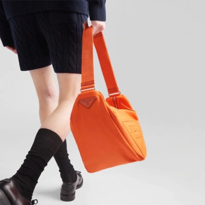 프라다 남/녀 오렌지 숄더백 - Prada Unisex Orange Shoulder Bag - pr108x