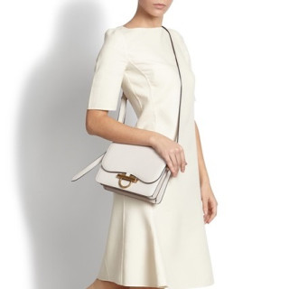 페라가모 여성 화이트 크로스백 - Ferragamo Womens White Cross Bag - sf22x